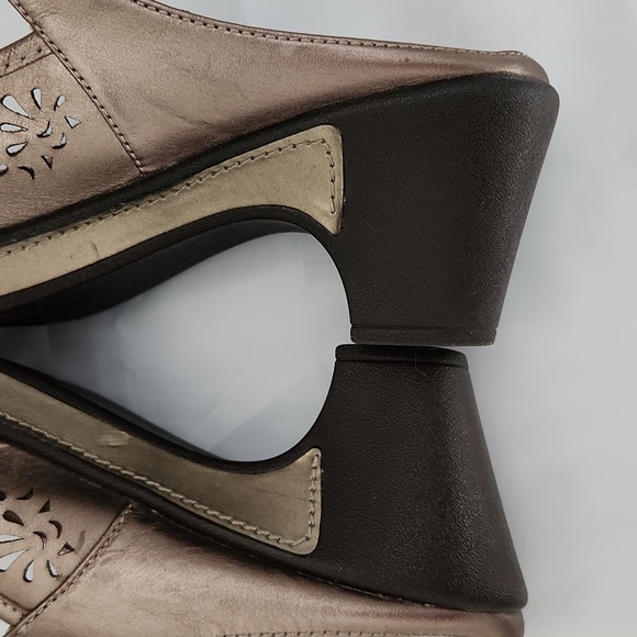 White Mountain Gold Platinum Leather Metallic Peep Toe Mule Shoe Size 9.5 - Picture 8 of 12